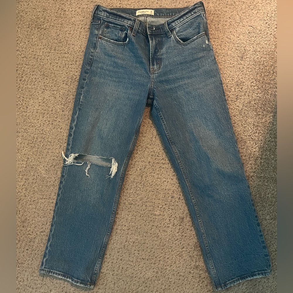 Abercrombie 90’s mid rise straight jeans